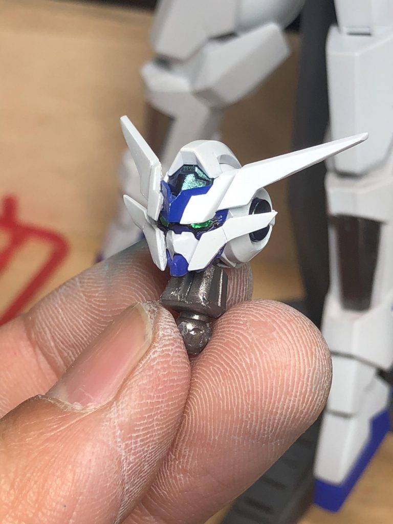 額に新規のフレームを加えたことにより、より設定画に近くなったかと思います。