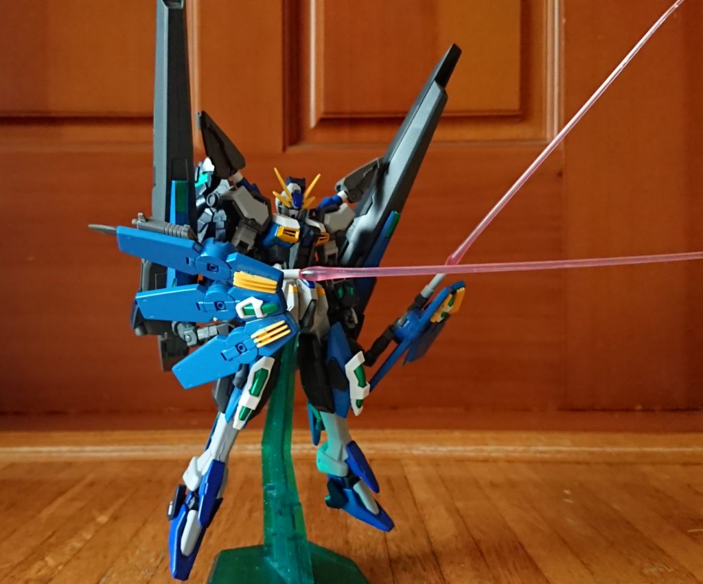 バックパック装備状態
アームシールド
グレイズのブースターを3つ繋げて作成
裏にシュナイダーガンとビームソードを装備している