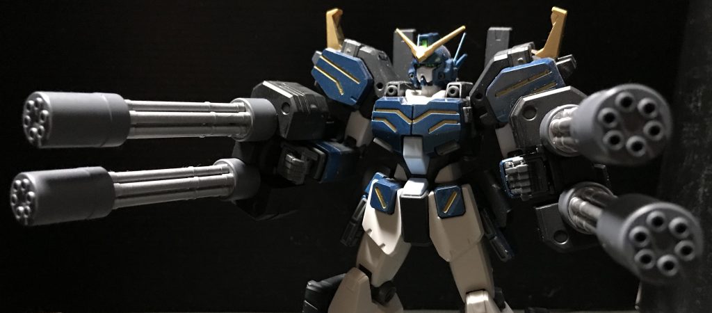 ここからは武装紹介
(と言ってもみんな知ってるとは思うけどねw)
まずはダブルガトリングガン
ヘビーアームズと言えば！！って武装ですよねw
銃口等のグレー部分はダークグレー
本体はブラック
シリンダー(で合ってるか分からないが)はクロームシルバーで塗装