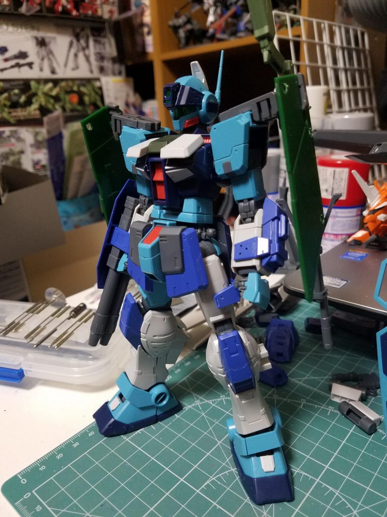 塗装前
ジムドミナンスとジムスナイパー半々くらいでミキシングしてます。