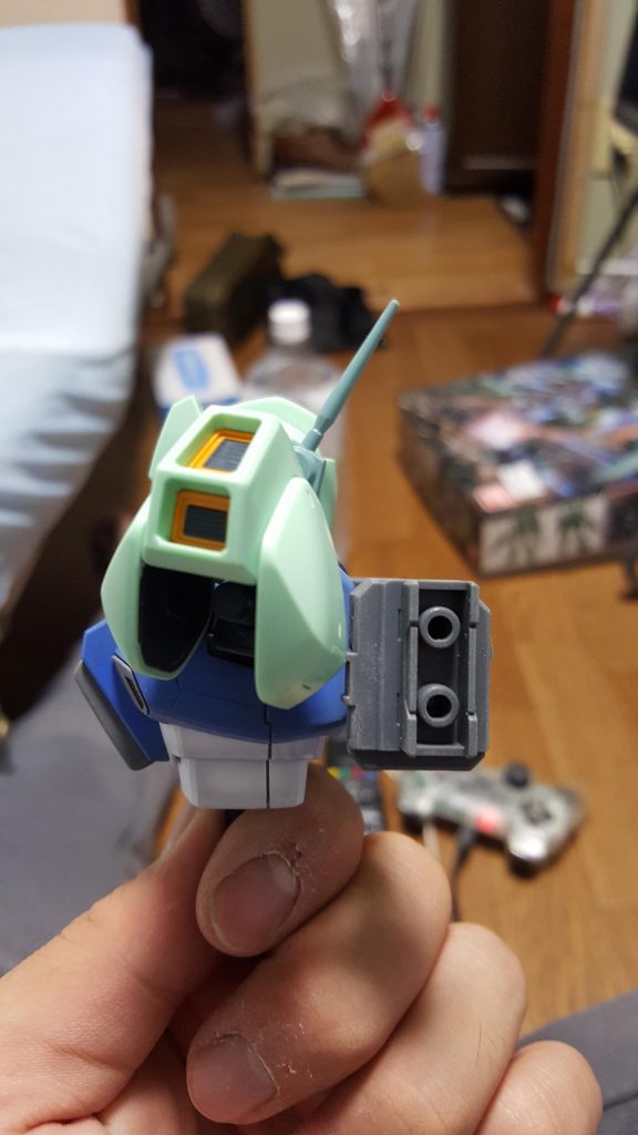 リゼルC型のバックパックを付けてみたのですが、そのまま付けると肩が回らないので…