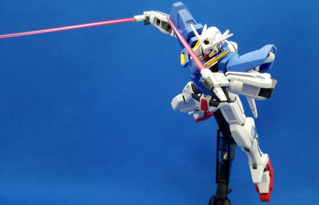 GNダガーやサーベルの刃の部分はHGガンダムAGEシリーズから無加工で付けられるのが助かりますね。