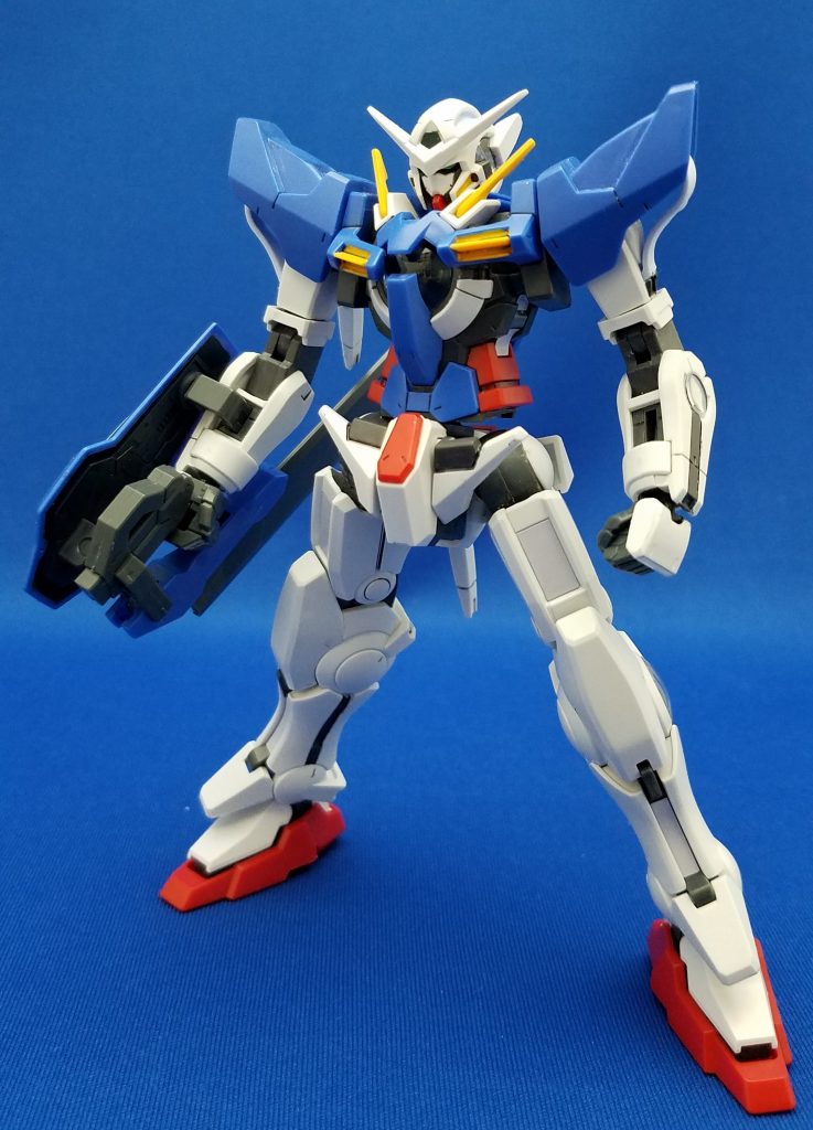 エクシアは腹部を軸接続からボールジョイントに、股関節周りをR2の物を移植し肘間接はガルバルディリベイクの余剰パーツを加工して取り付ける事で可動範囲を既製品位までは上げれています。
写真は撮っていませんがGNブレイドはエクシアとR2で規格が同じなので問題無くマウント可能でした。