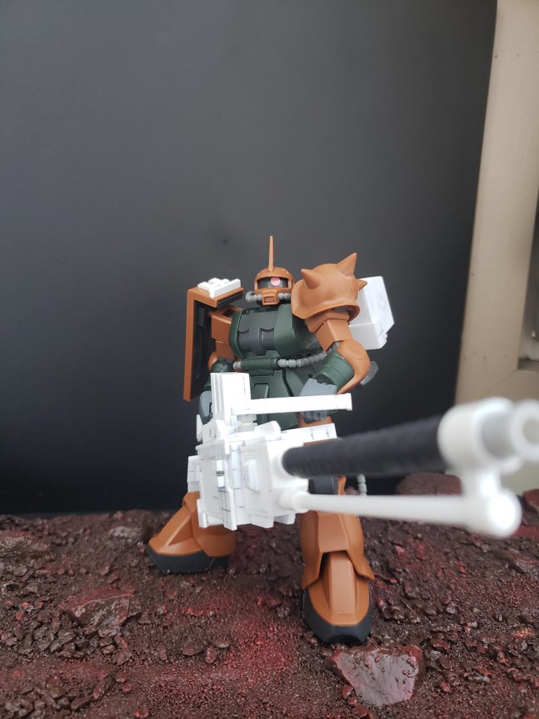 本体はバックパック、シールド以外はほとんどそのままです。