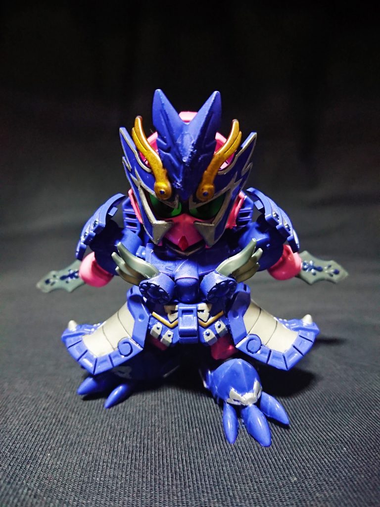 イメージとしては三國無双8の王異デザインに、7empの武器の峨嵋刺を持たせています。
峨嵋刺は持たせるより拳の付け替えで取り付け、ミラージュフレームの天羽々斬+暗器らしく隠し武器のようにしました。