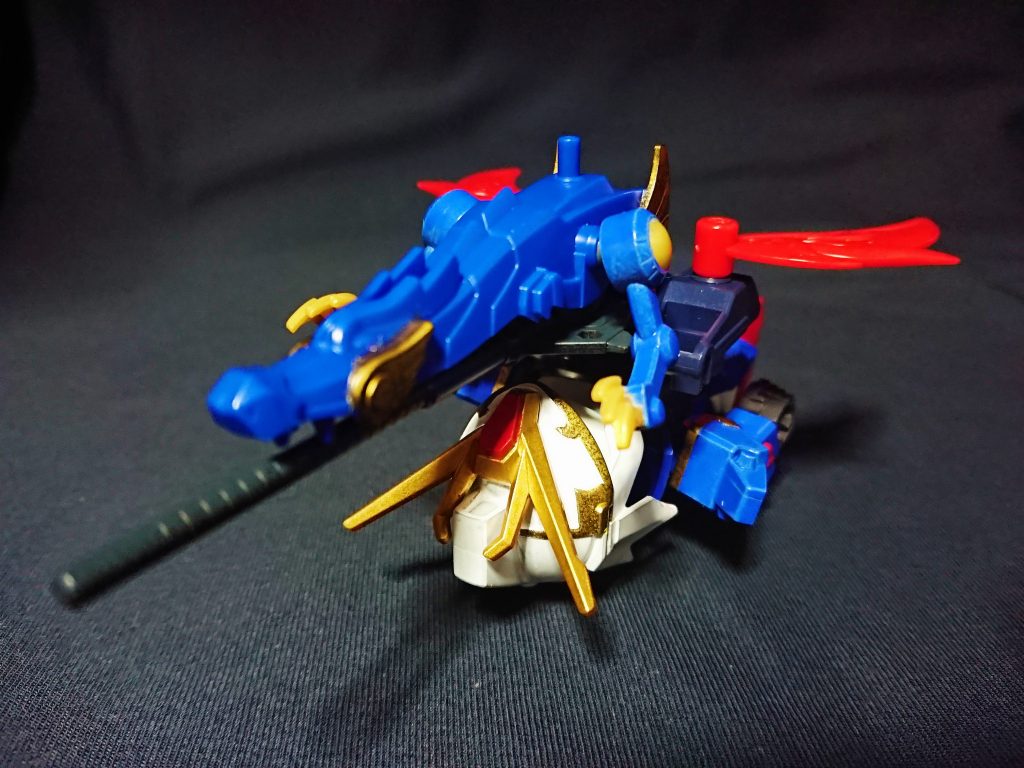 ウェイブライダーをイメージした形態にもなります。
陸遜の燕迅形態と同様のシステムとなります。