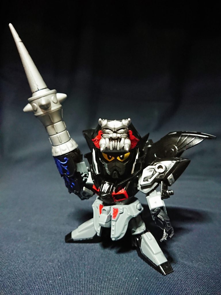 背部にマントをまわした攻陣。
高速で移動し、防御を捨てた槍の一撃にかける形態。
こちらのほうがダークハウンドっぽい戦闘スタイルかも?