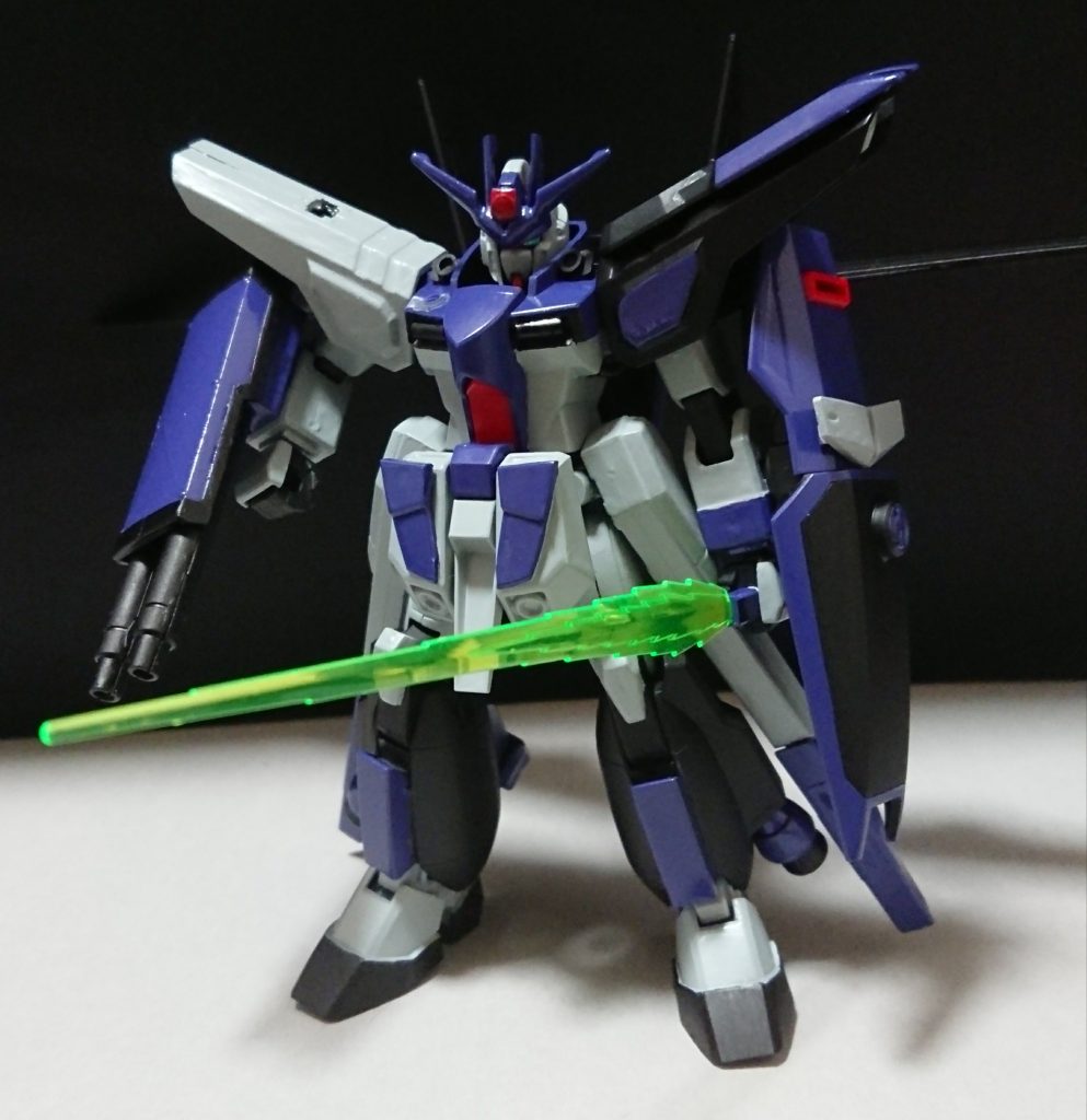 機体名：レジェンド・ターミガン

[武装]頭部バルカン､胸部キャノン(実弾)、２連装ビームキャノン、高出力ビームサーベル、Xキャノン、トリモチランチャー×２、となっている。

[総合スペック]1.0～13.0の内。
8.0～??.?と想定。

高性能で非常に機動力が高く長期戦を苦手とする機体。
機体が用いるエネルギーの半分以上を頭部に蓄えてる為弱点となっている。
脚部と左肩部には耐熱コーティングが施されており且つ他のパーツより少し丈夫に作られている。
２連装ビームキャノンを含め系３つものシールドを装備しており左腕に装備している最も大きいシールドにはトリモチランチャーが入ったミサイルが仕込まれている。