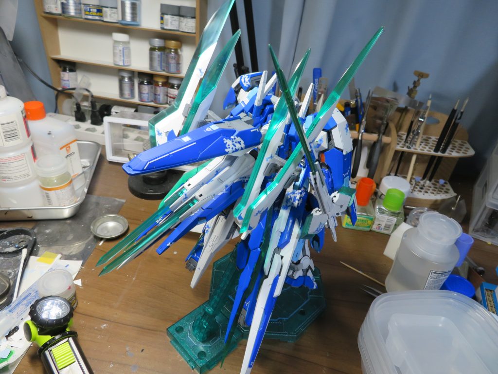 MSGからいい感じのソードが出てたので上半身に配置