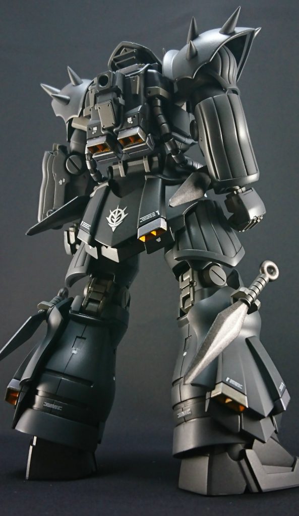 非常に塗り分けの多かったバックパックも含め今回は苦手なマスキングの練習も含め墨入れ以外はすべてエアブラシで塗り分けしております。