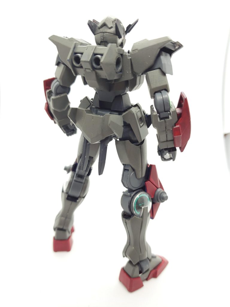 後ろから。フロントアーマーはダブルオースカイ、リアアーマーはダブルオーダイバーのものを採用。ベースが同じだから無改造で取り付け可能。