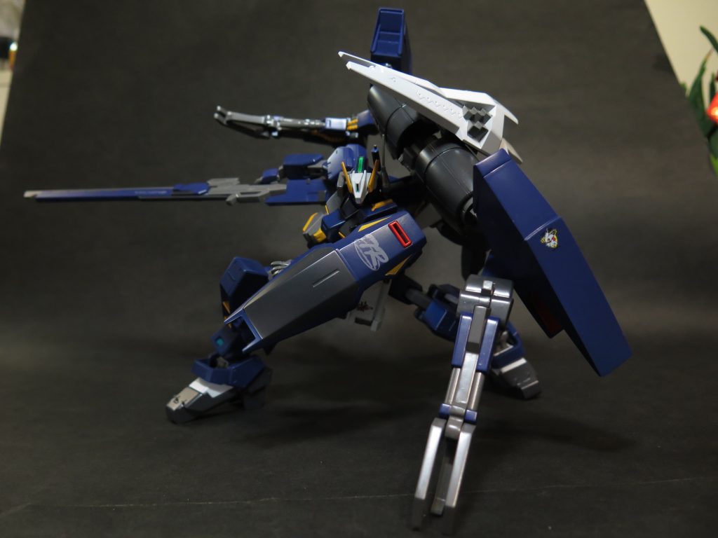 その代わり,プロペラントはさらに激しく消費し.2分ほどしか維持出来ない.その後は燃料をほぼ焼き尽くし.補給が必要になります.何より,機体にはともかく,凄まじい加速機動はパイロットにも大きく負担を掛かる.