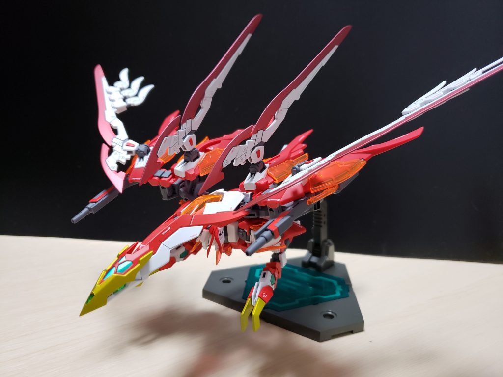 フェニックスモード
鳥風のパーツはこれのために追加しました。
元のバード形態がフェニックスをイメージしてるとのことだったのでさらにそれっぽくしてみました。