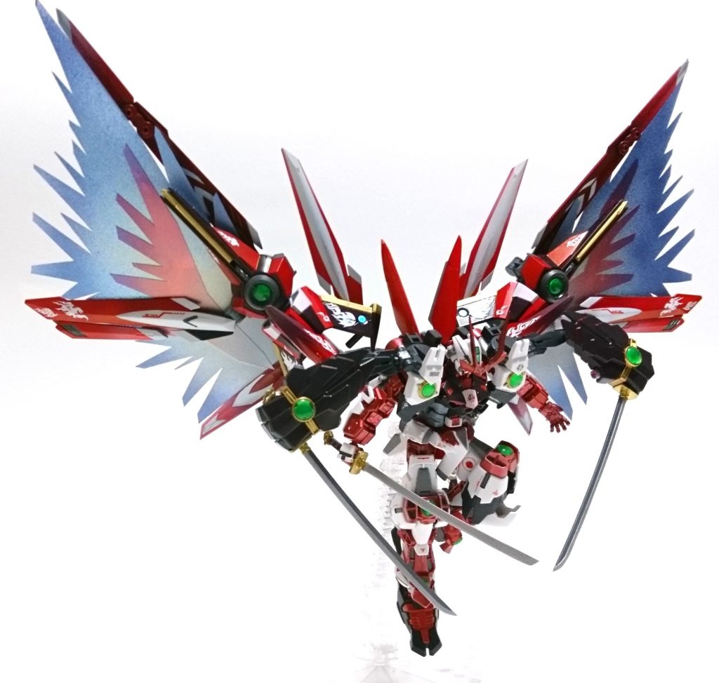 【おまけ:最大稼働】
透明プラ板を切り抜き、メタリック系マーカーでグラデーション。光の翼を作ってみました。ちょっとちゃっちい…
以上です!
ご覧いただきありがとうございました(^.^)(-.-)(__)