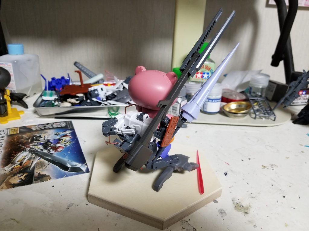 エネルギーパックはキャンペーン武器から、それを取り付けてる基部はage2の変形用差し替えジョイントから持ってきています。