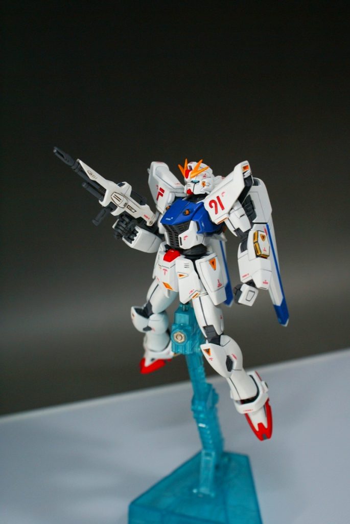 明日を探し瞳さえも
くもらせてゆくの 闇のかなた