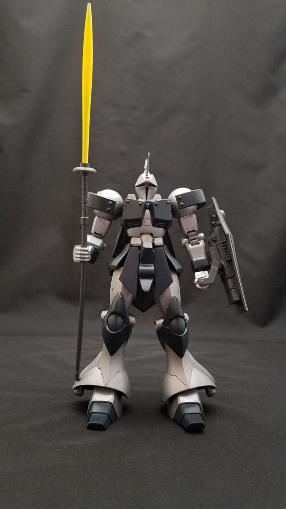 ビームランス装備。
旧HGUCギャンのサーベルとシェンロンガンダムのビームグレイブの柄を組み合わせました。