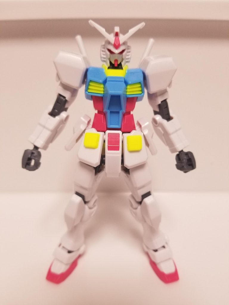 まずは素立ち。
フェイスがシュッとしててイケメンです。