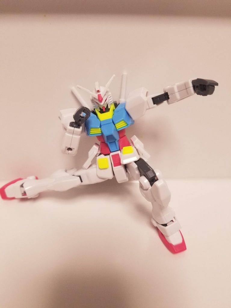 どれ位動くか実験。
頭部、肩、肘、腰、膝、足首。
こんなに曲がります。