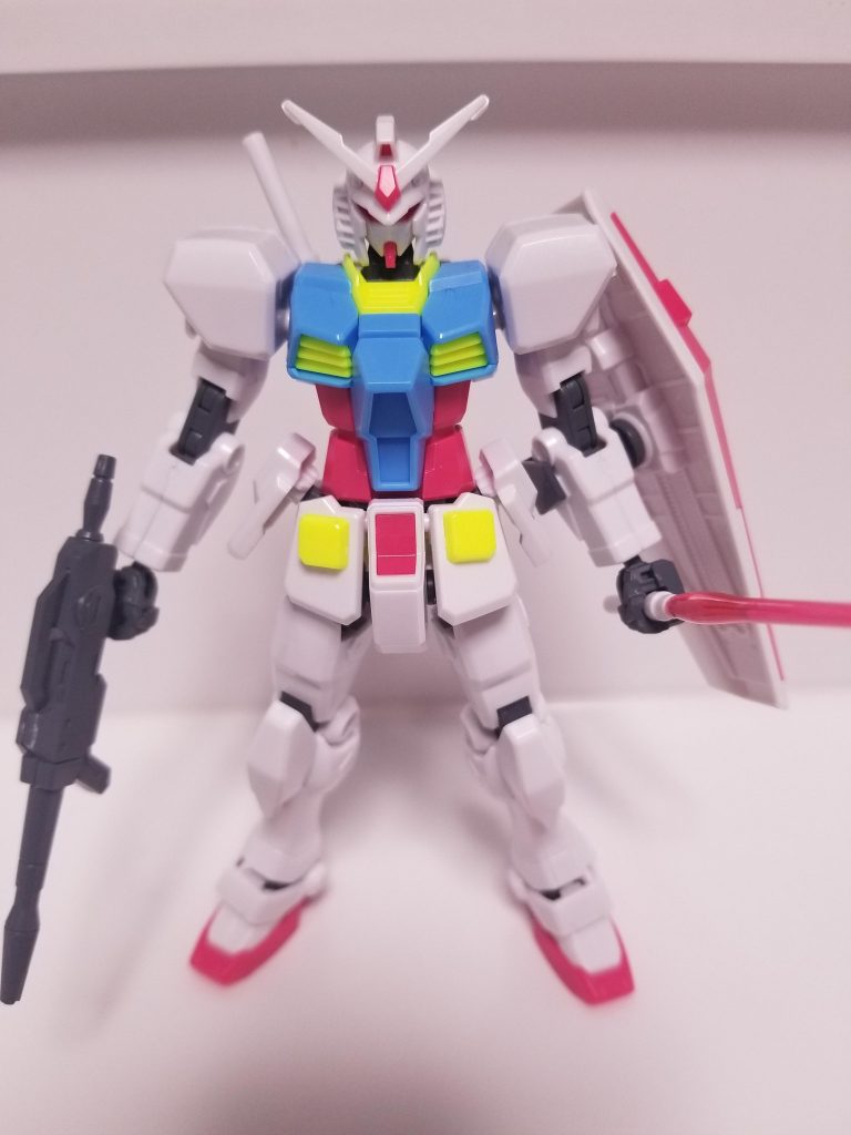 武器を持って素立ち。
武装も充実してて良いですね。