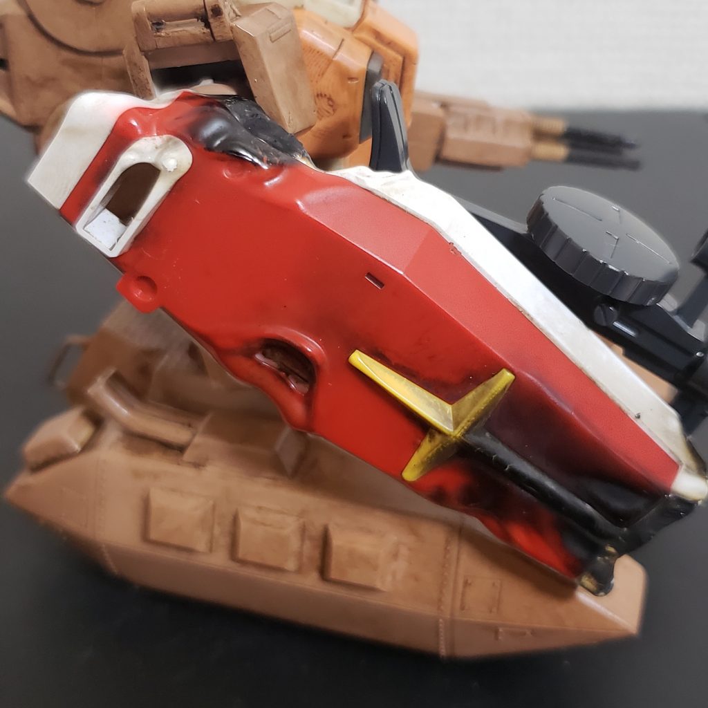 盾はライターで炙ったのが転がっていたので付けました。