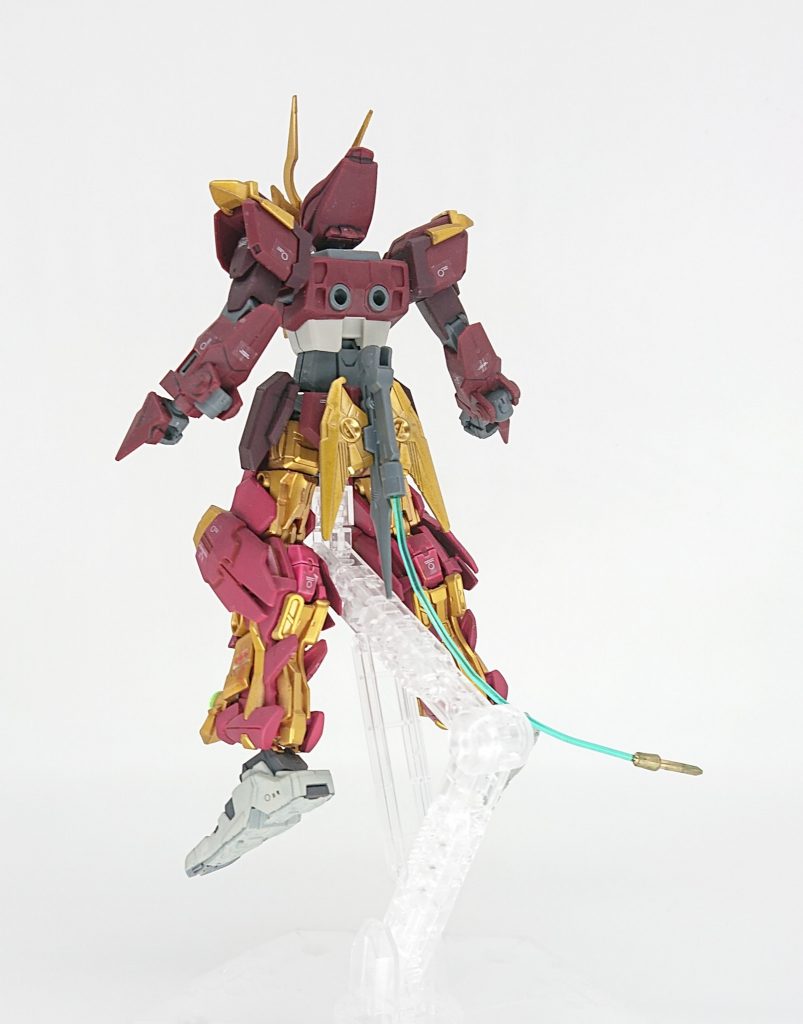 【後】
上半身は細身の忍パルス、下半身はマッシブな戦国アストレイを使用し、忍パルスの素早さに加え戦国アストレイの力強さが増した。