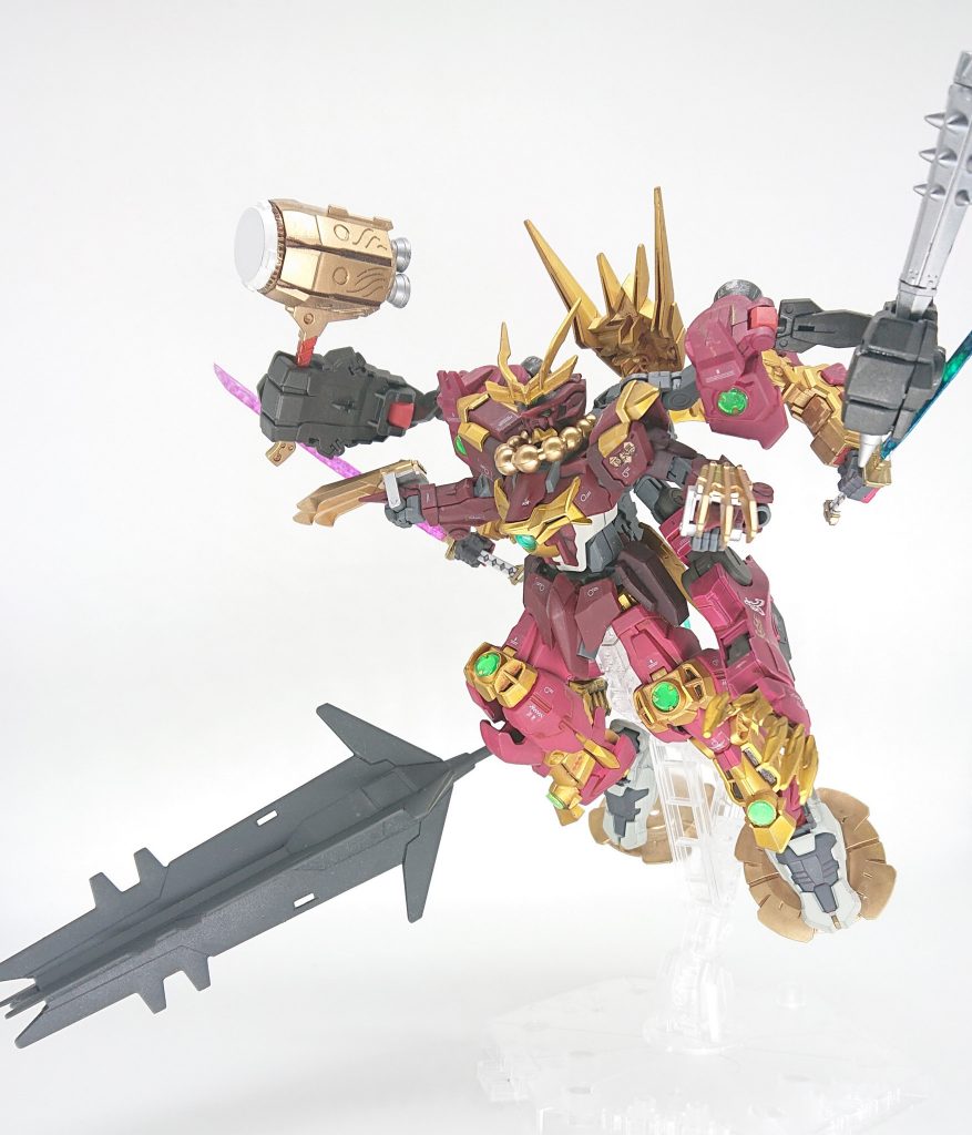 【ポーズ2】祭ウェポン
戦国アストレイ用に作成された「祭ウェポン」も追加されたサブアームと戦国アストレイの下半身を使用していることにより複数使用が可能。