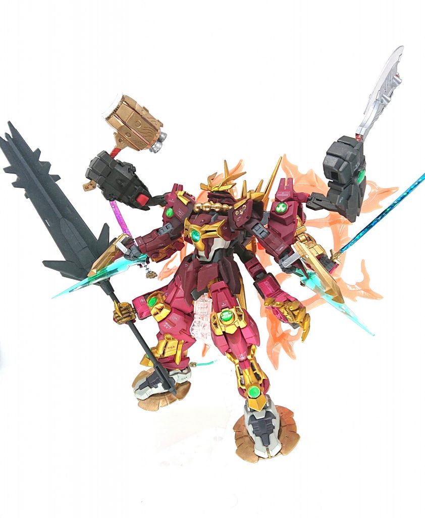 【ポーズ3】プラフスキー粒子放出
背中からプラフスキー粒子を大量に放出させ炎の輪を形成。
複数の腕に武器を装備し、炎の輪を背負ったその姿はまさに「明王」となる。