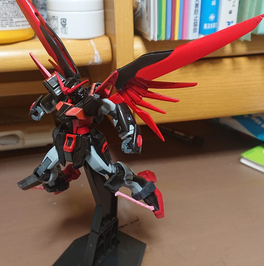 インフィニット・ジャスティスのグリフォン2ビームブレイドを搭載。