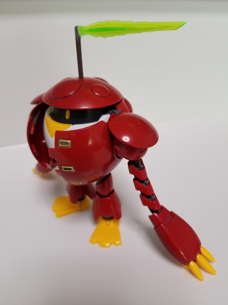 リンゴテーマと言う事でもともと水色だった外装パーツを真っ赤に塗装。
胸部?のダクトはガンダムマーカーで金色に塗り塗り。