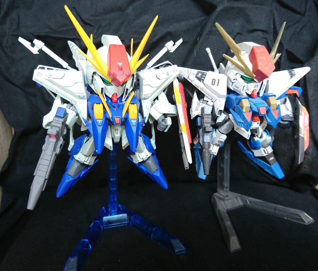 以前作ったものと並べました。右のものはほぼ無改造です。