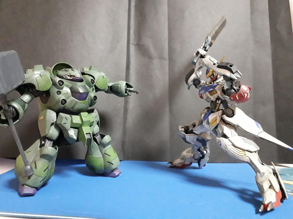 この前投稿したグシオンと対決❗結構汚したと思ったけど、写真に撮ったらあまりわからなかったです。ウェザリング難しい‼