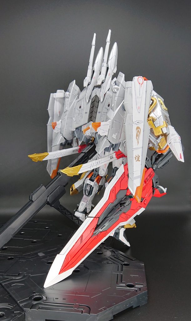 【フル装備立ち姿(後)】