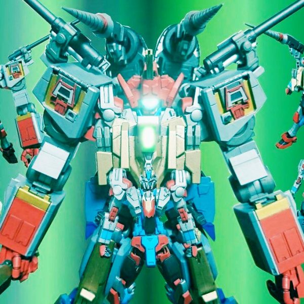 ガンプラで合体変形グリッドマン