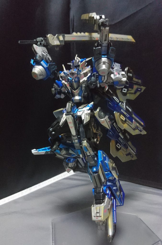 細かいポイントですが、GNドライブも少しだけ削りプラ板で蓋をしています!こうすることでオリジナル感をつけてみました!