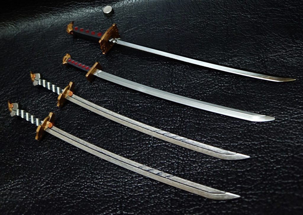 刀が好きなので4本使ってます
手前の二本は全てハンド塗装でHGのガーベラストレートのみ刃先をエアブラシ塗装しています