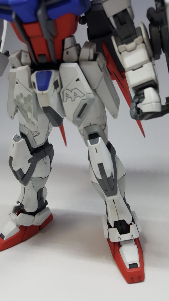 HJの作例を参考に、初めて筋彫りをした作品でもあります(´ω`)
肩とフロントスカートを彫ってみたんですが、今見ると結構ガタガタ…(;・ω・)