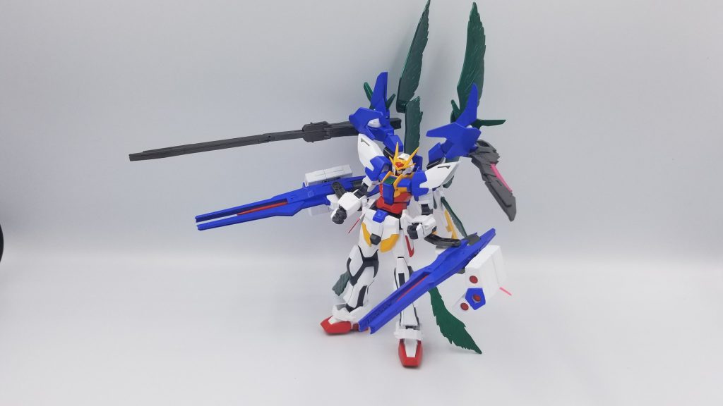 各部動力を最大稼働させ、溢れた粒子が光の翼となったフルバースト形態。
各部の武装が常時展開し、スピードも数倍に上がっている。