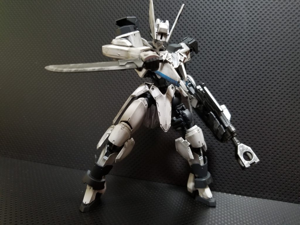 試製ダガー。扱いやすく、軽い。