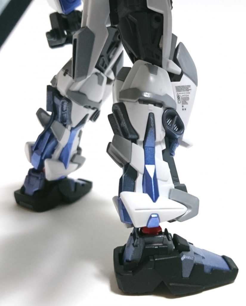 [フレーム部塗装]
フレームは基本グレーで塗装しましたが、部分的にメタバイオレットを入れ色の変化をつけました。若干のグラデーションを施しています。

以上です！
ご覧いただきありがとうございました
(^.^)(-.-)(__)