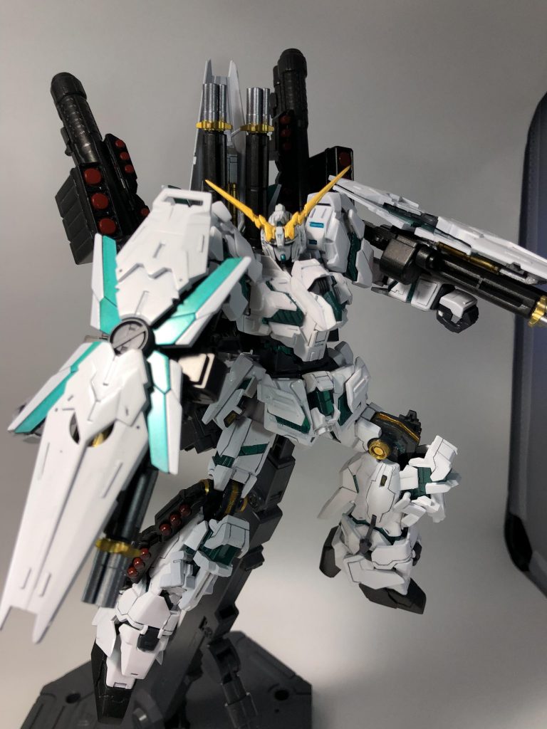 光に反射してメタリック部分が綺麗です😍