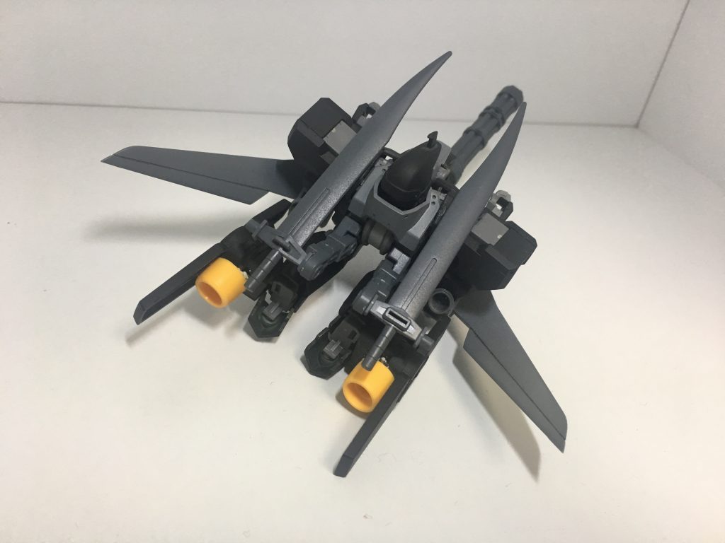 飛行形態後ろです。ブースターで強引に重力圏を飛行できます。