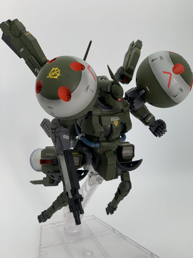 プロペラントタンクを切り離して高速戦闘形態。
シルエットは短くなりますがサブアームがあるのでそれほどボリューム不足感は無いかと。