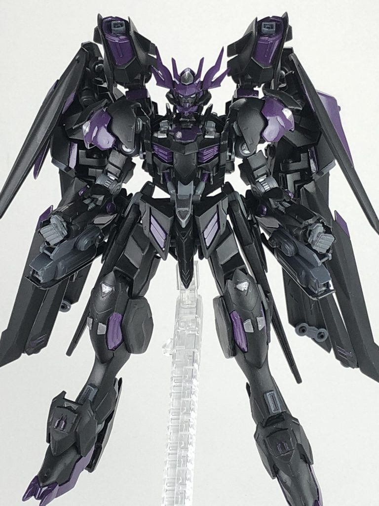 ビームキャノン・「フルミネ」。アストレイノーネイムの腕を移植し、ガントレットに砲口を増設し、ビームサーベルとしての機能を無くした代わりにブースターとビームキャノンとしての機能に特化しています。フルミネはイタリア語で「落雷」の意味です。