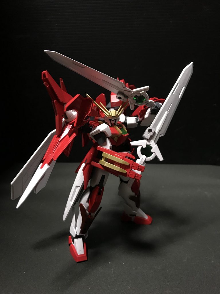 格闘戦特化ゆえ、武装はダブルオーダイバーエースから受け継いだGNダイバーソードがメイン