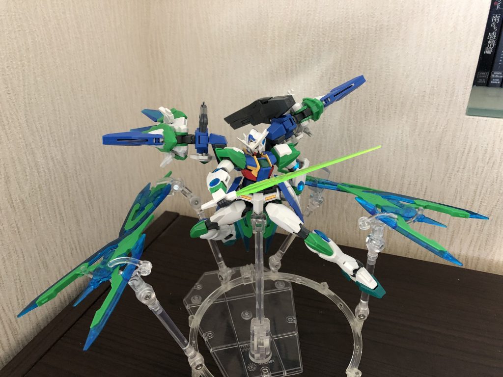 副武装のGNビームサーベルとGNソードビットⅡ。GNビームサーベルは標準装備のやつより少し短いけど出力が高いので分厚い装甲なども簡単に切れます。GNソードビットⅡはシアクアンタのと同じ機能。