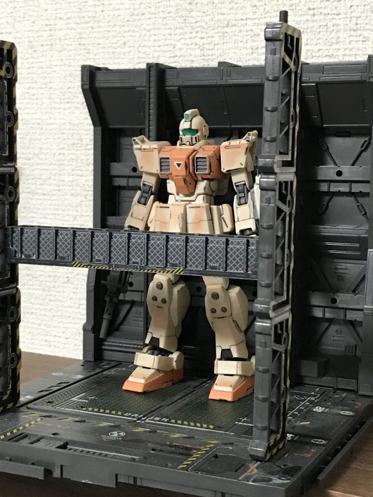 ヤフオクで購入した格納庫と一緒に