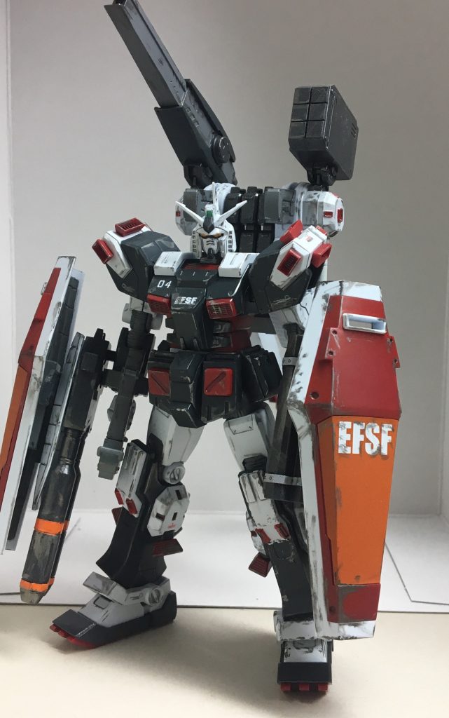 前
メインカメラはシールを使いましたがセンサー部はガンダムマーカーアイグリーンを竹串で塗装しました(´ω`)
脚部のバーニアも元々赤じゃなかったんで筆で赤に塗り、再現しました!
