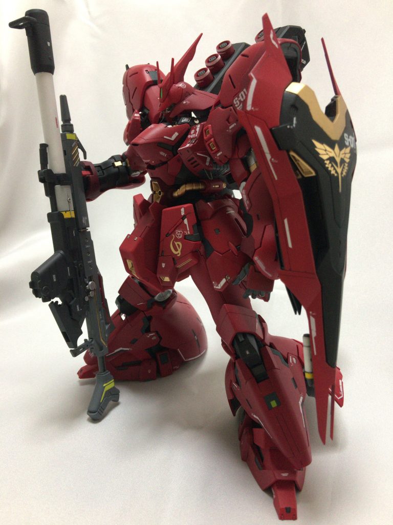 メインショットになります。シールドの上部をゴールドになっているところがポイントです!