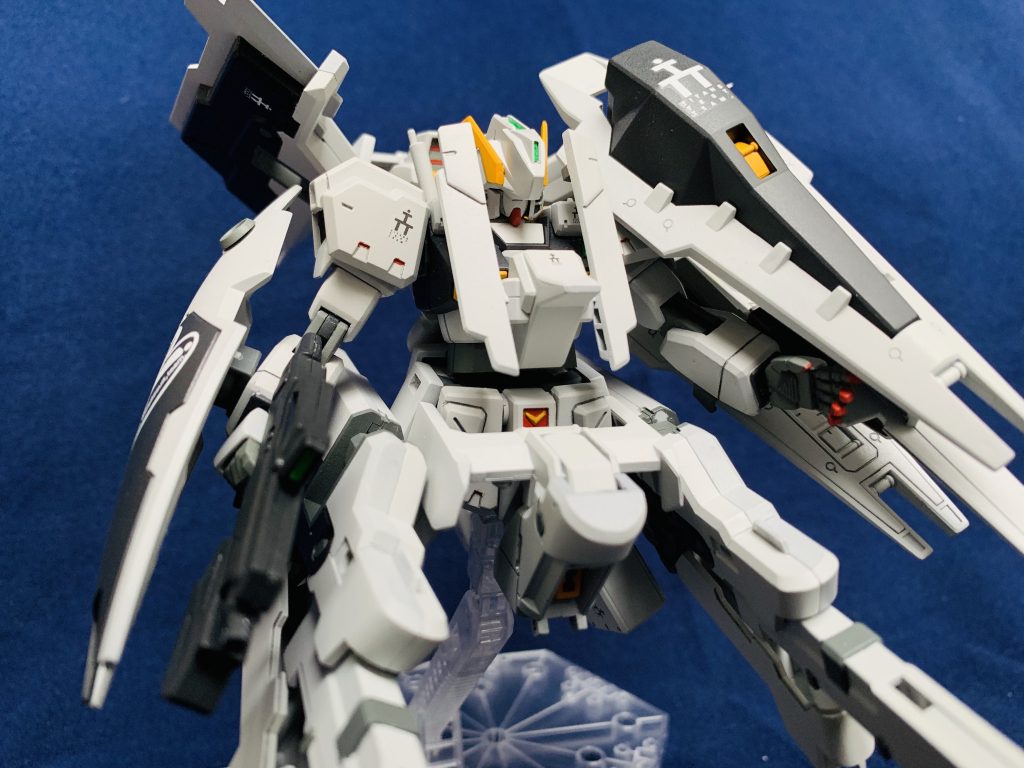 最後に、付録クオリティとはいえフルドドを完璧に再現してあるFGはすごいです笑 
でもこの塗り分けの大変さを体験すると早くプレバンのフルドドを組んでみたいという気持ちに駆られます笑 ちなみに僕は3つ注文しました笑 ぜひ皆さんもボリューミーなヘイズルを楽しんでみてください笑